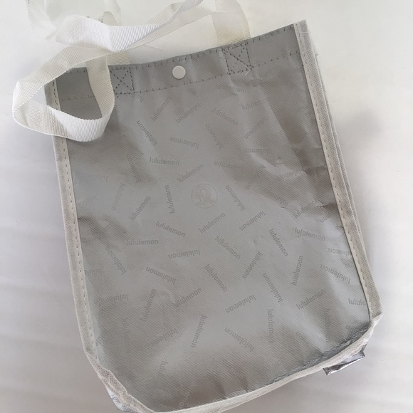LULULEMON SILVER SMALL REUSABLE TOTE HOLIDAY 2022 - Picture 8 of 10